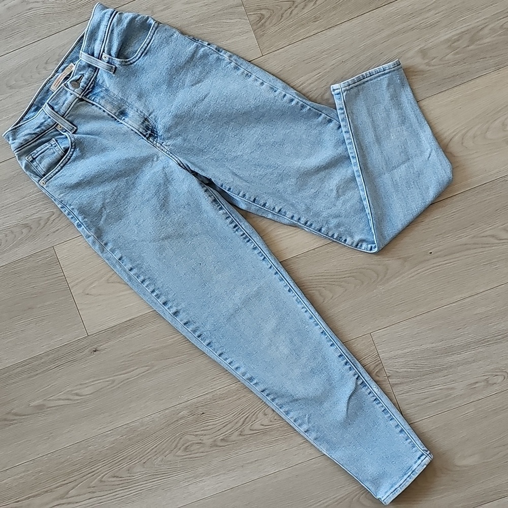 Levi's High‎ Waisted Mom Jeans, Size 26
